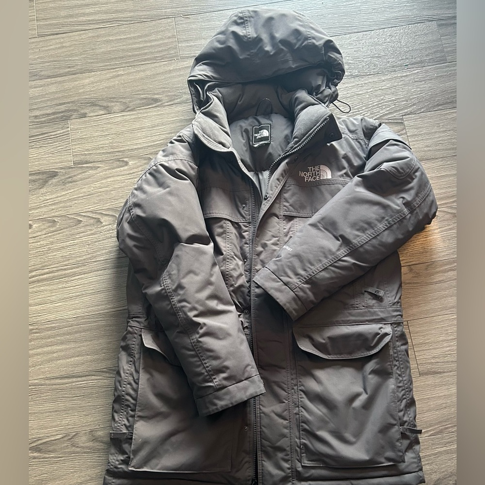 Men’s TNF McMurdo Parka medium, carbon grey